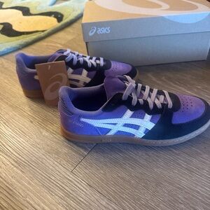 ASICS Skyhand OG Suede Sportstyle Sneakers